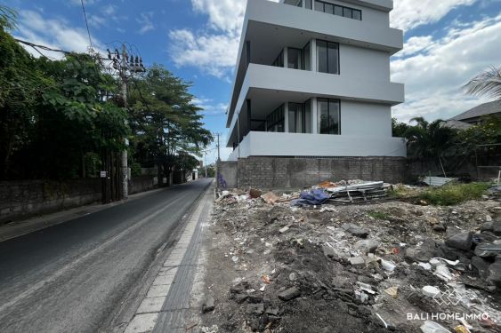 Image 4 from 2,95 ares de terrain en bordure de rue à vendre près de la plage de Berawa