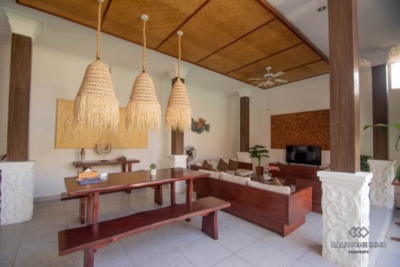 Image 2 from Villa Modern 2 Kamar Tidur Disewakan di Kerobokan Bali
