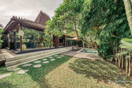 Image 2 from Villa Joglo 2 Kamar dengan Taman Dikontrakkan di Babakan Canggu Bali