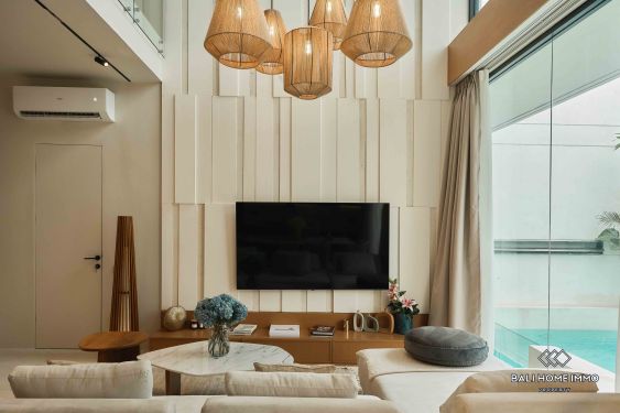 Image 8 from Vila Berdesain Mewah dengan 2 Kamar Tidur Disewakan Jangka Panjang di Sisi Perumahan Canggu