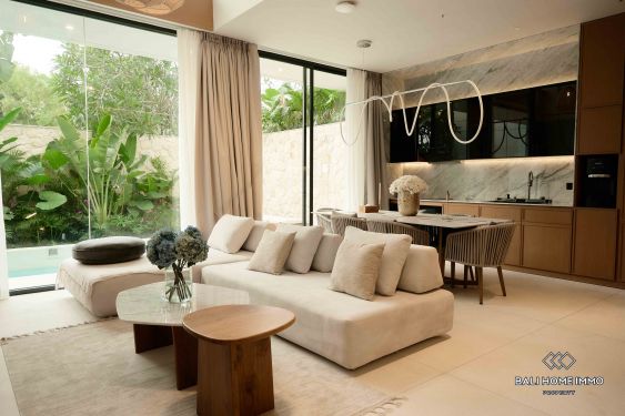 Image 10 from Vila Berdesain Mewah dengan 2 Kamar Tidur Disewakan Jangka Panjang di Sisi Perumahan Canggu