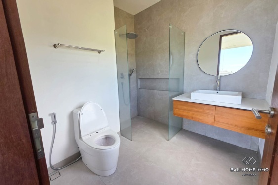 Image 12 from Villa moderne de 2 chambres avec vue sur les rizières et l'océan, à louer à l'année à Kedungu