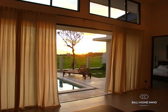 Image 2 from Villa de 2 chambres avec vue sur les rizières tropicales à vendre à Kedungu Bali