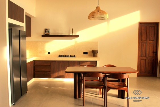 Image 8 from Villa de 2 chambres avec vue sur les rizières tropicales à vendre à Kedungu Bali