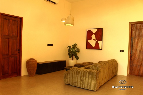 Image 3 from Villa de 2 chambres avec vue sur les rizières tropicales à vendre à Kedungu Bali