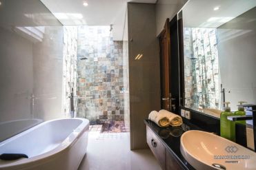 Image 8 from Villa de 2 chambres à louer à Berawa