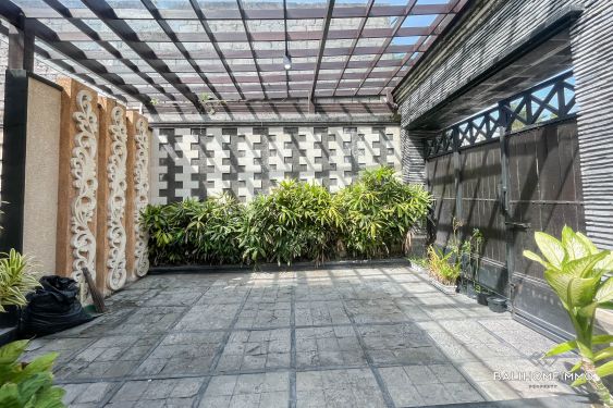 Image 12 from Vila 2 Kamar Tidur Disewakan Tahunan di Bali Kerobokan