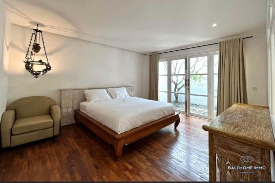 Image 9 from 2 Bedroom Villa with 1 upstair studio for Yearly Rental in Bali Seminyak