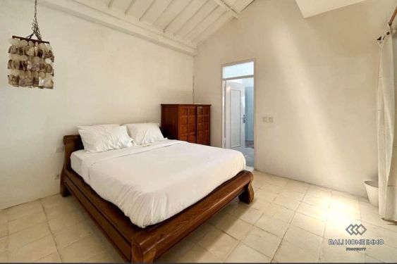 Image 11 from 2 Bedroom Villa with 1 upstair studio for Yearly Rental in Bali Seminyak