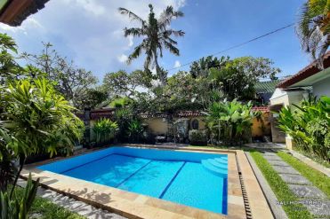 Image 1 from Villa de 2 chambres à rénover à vendre en pleine propriété près de la plage de Sanur à Bali