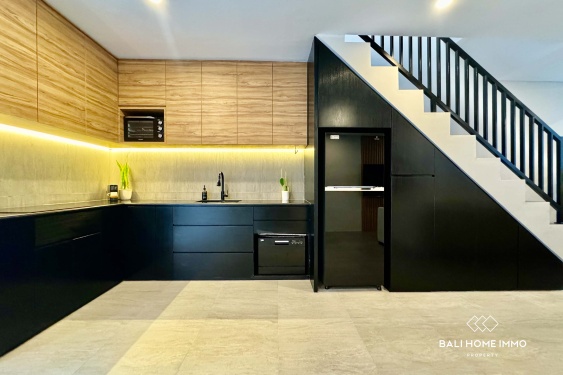 Image 10 from Villa 2 Kamar dengan Ruang Kerja Terpisah Dijual di Pererenan, Bali