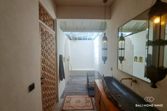 Image 16 from Maison de 2 chambres avec terrain supplémentaire à vendre à Tumbak Bayuh