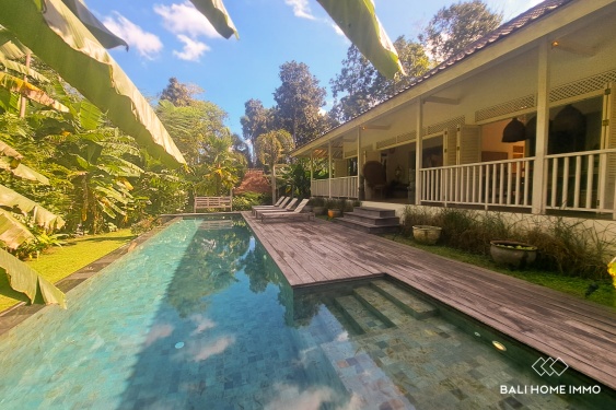 Image 2 from Maison de 2 chambres avec terrain supplémentaire à vendre à Tumbak Bayuh