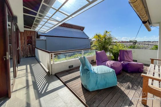 Image 12 from 2 Unit Villa Berdesain Kontemporer Modern dengan 3 Kamar Tidur Dijual Hak Milik di Seminyak Bali