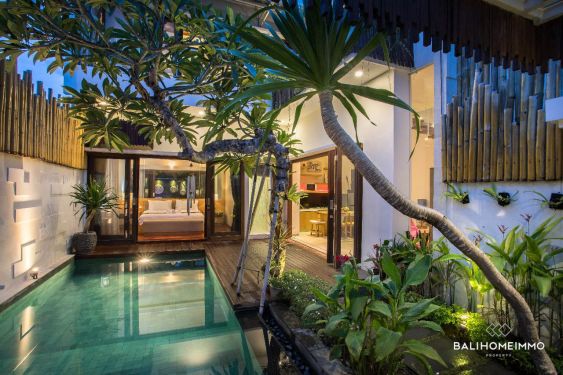 Image 14 from 2 Unit Villa Berdesain Kontemporer Modern dengan 3 Kamar Tidur Dijual Hak Milik di Seminyak Bali