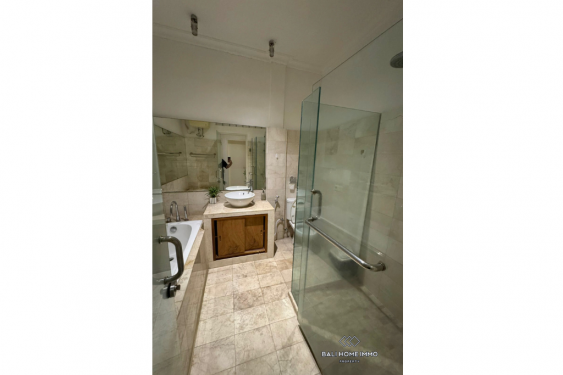 Image 16 from 3 Bedroom Apartment for Yearly Rental in Bali Kuta