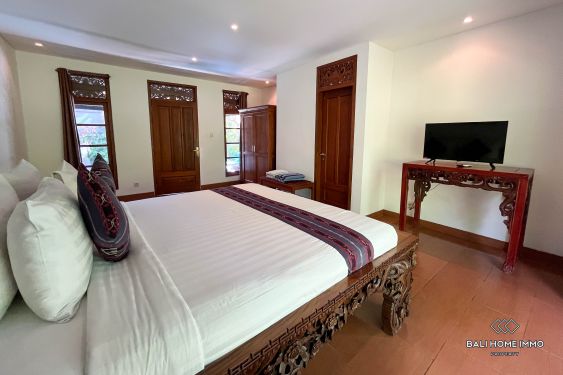 Image 12 from 3 Bedroom Balinese Tropical Villa in the Heart of Petitenget for Rent