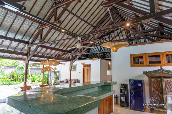 Image 3 from Villa Tropis Bali 3 Kamar Tidur di Pusat Petitenget untuk Disewa