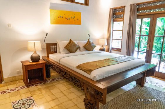 Image 3 from Villa Tropis Bali 3 Kamar Tidur di Pusat Petitenget untuk Disewa