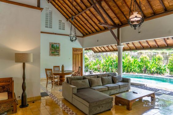 Image 4 from 3 Bedroom Balinese Tropical Villa in the Heart of Petitenget for Rent
