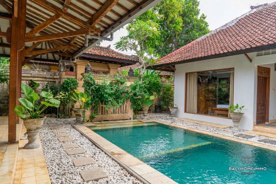Image 5 from 3 Bedroom Balinese Tropical Villa in the Heart of Petitenget for Rent