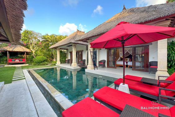 Image 2 from Villa bergaya Bali Klasik dengan 3 Kamar  Dijual di Seminyak Bali