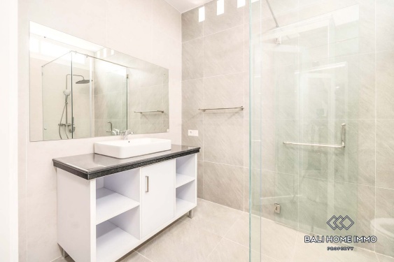 Image 20 from Villa Keluarga 3 Kamar untuk Disewa di Tepi Pantai Seminyak