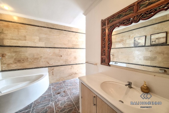 Image 12 from 3 Bedroom Family Villa For Rent in Umalas