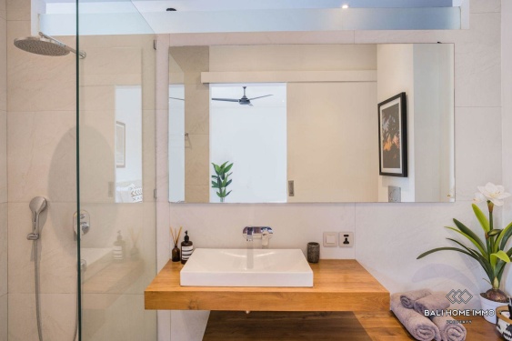 Image 13 from Villa keluarga 3 kamar untuk dijual dan disewa di Berawa