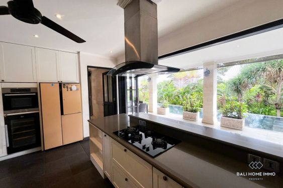 Image 10 from Villa Keluarga 3 Kamar dengan Taman Dijual dan Disewakan Bulanan di Berawa