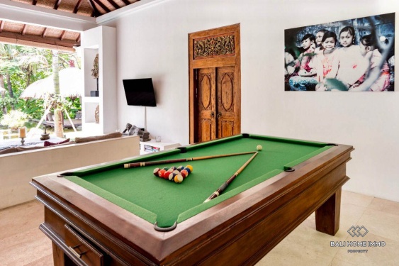 Image 3 from 3 bedroom family villa with garden for rent in berawa