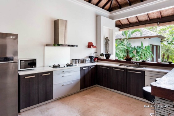 Image 7 from 3 bedroom family villa with garden for rent in berawa