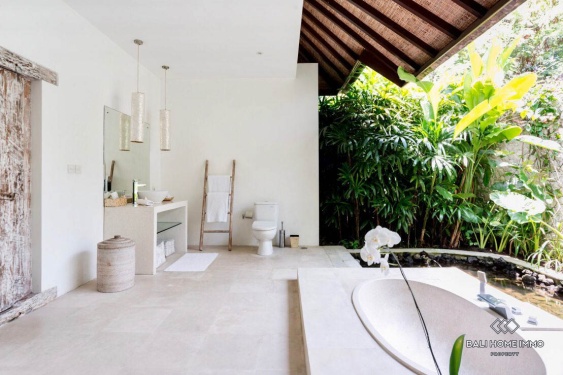 Image 19 from 3 bedroom family villa with garden for rent in berawa