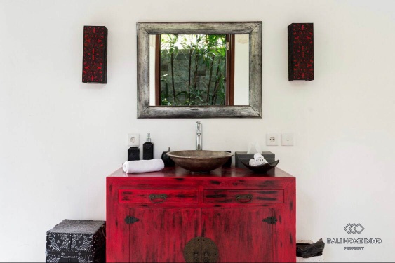 Image 18 from 3 bedroom family villa with garden for rent in berawa