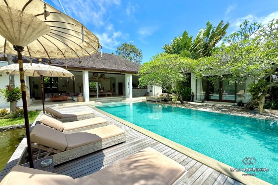 Image 1 from 3 bedroom family villa with garden for rent in berawa