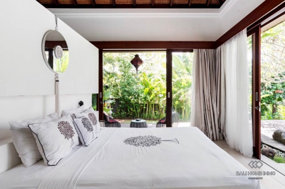 Image 13 from 3 bedroom family villa with garden for rent in berawa