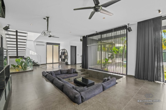 Image 4 from 3 Bedroom Family Villa with Garden for sale leasehold in Seseh Beachside