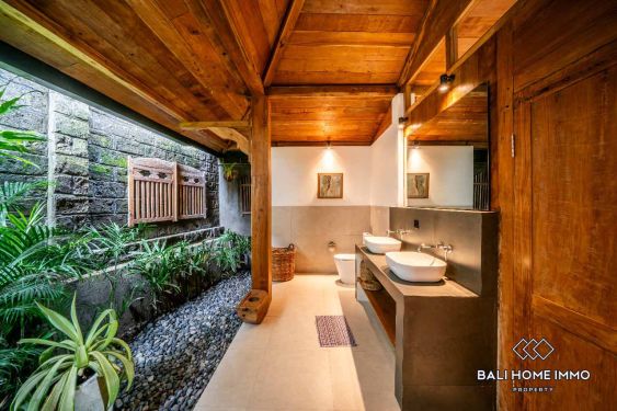 Image 13 from Villa de style Joglo de 3 chambres à louer à Babakan Canggu