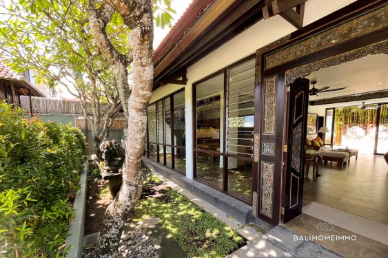 Image 2 from Villa moderne de style balinais de 3 chambres au cœur de Seminyak à louer au mois