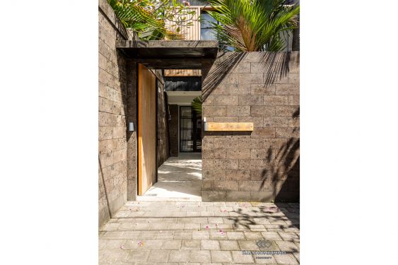 Image 2 from Maison de ville moderne de 3 chambres à vendre au coeur de Berawa Canggu