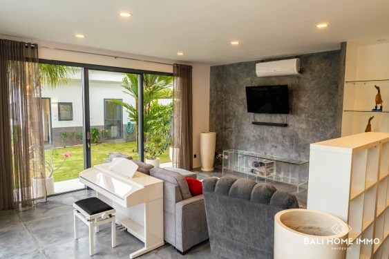 Image 3 from 3 bedroom Modern Villa for sale freehold with ricefield view in Babakan Canggu