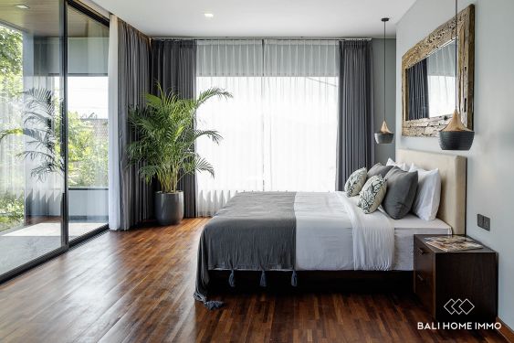 Image 7 from Villa moderne de 3 chambres à vendre en bord de mer à Pererenan