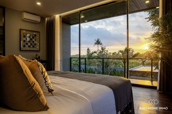 Image 10 from Villa moderne de 3 chambres à vendre en bord de mer à Pererenan