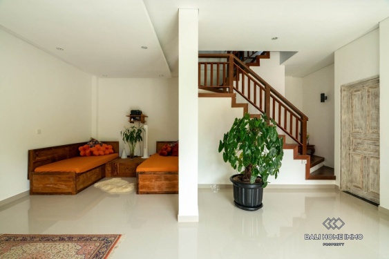 Image 2 from Villa Modern 3 Kamar berpemandangan Atap yang Menakjubkan Dijual di Ubud