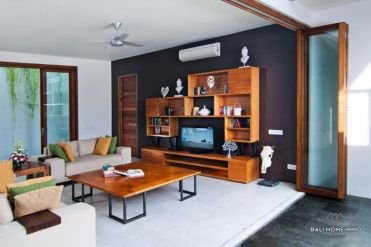 Image 2 from 3 Bedroom Villa for Sale Leasehold Near Batu Belig Beach