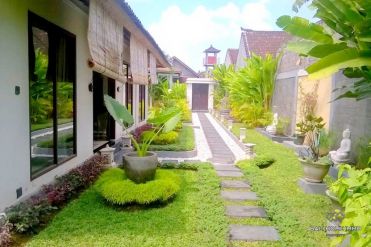 Image 2 from Villa 3 Kamar Disewakan Bulanan dan Tahunan  di Berawa - Canggu