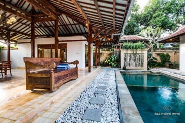 Image 2 from 3 bedroom villa for monthly & yearly rental in Seminyak