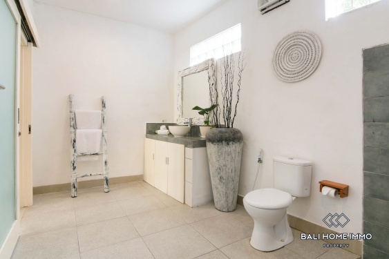 Image 13 from Villa 3 Kamar Disewakan di Tepi Pantai Canggu Berawa