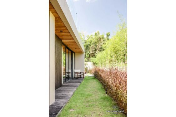 Image 18 from Villa moderne de 3 chambres avec vue sur la rizière à louer près de Nyanyi Beach