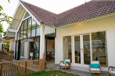 Image 2 from 3 Bedroom Villa for Yearly Rental in Seminyak